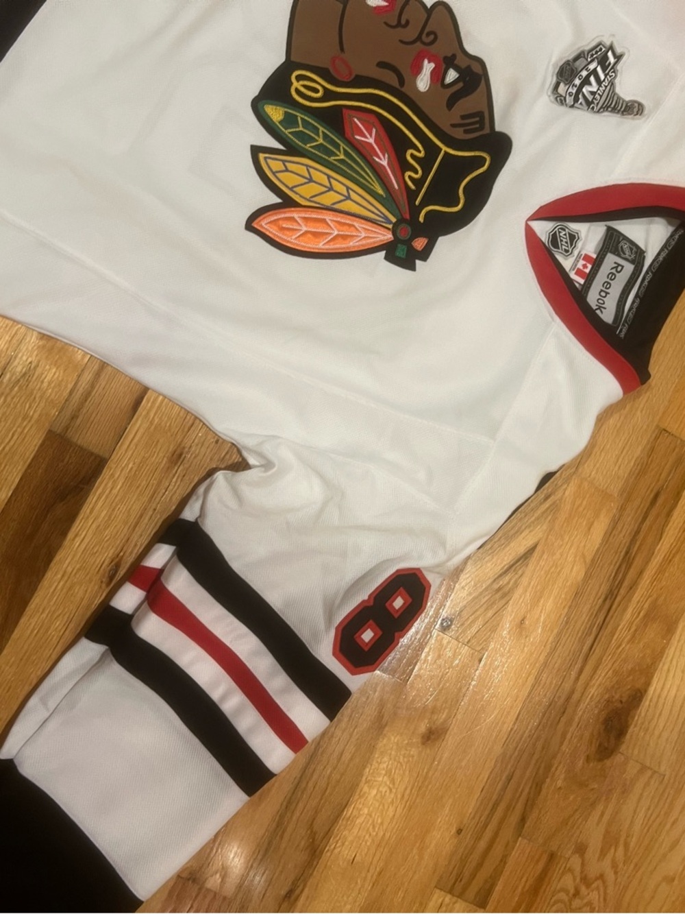 Chicago Blackhawks Patrick Kane #88 White Home Jersey (Reebok) - Picture 3 of 7